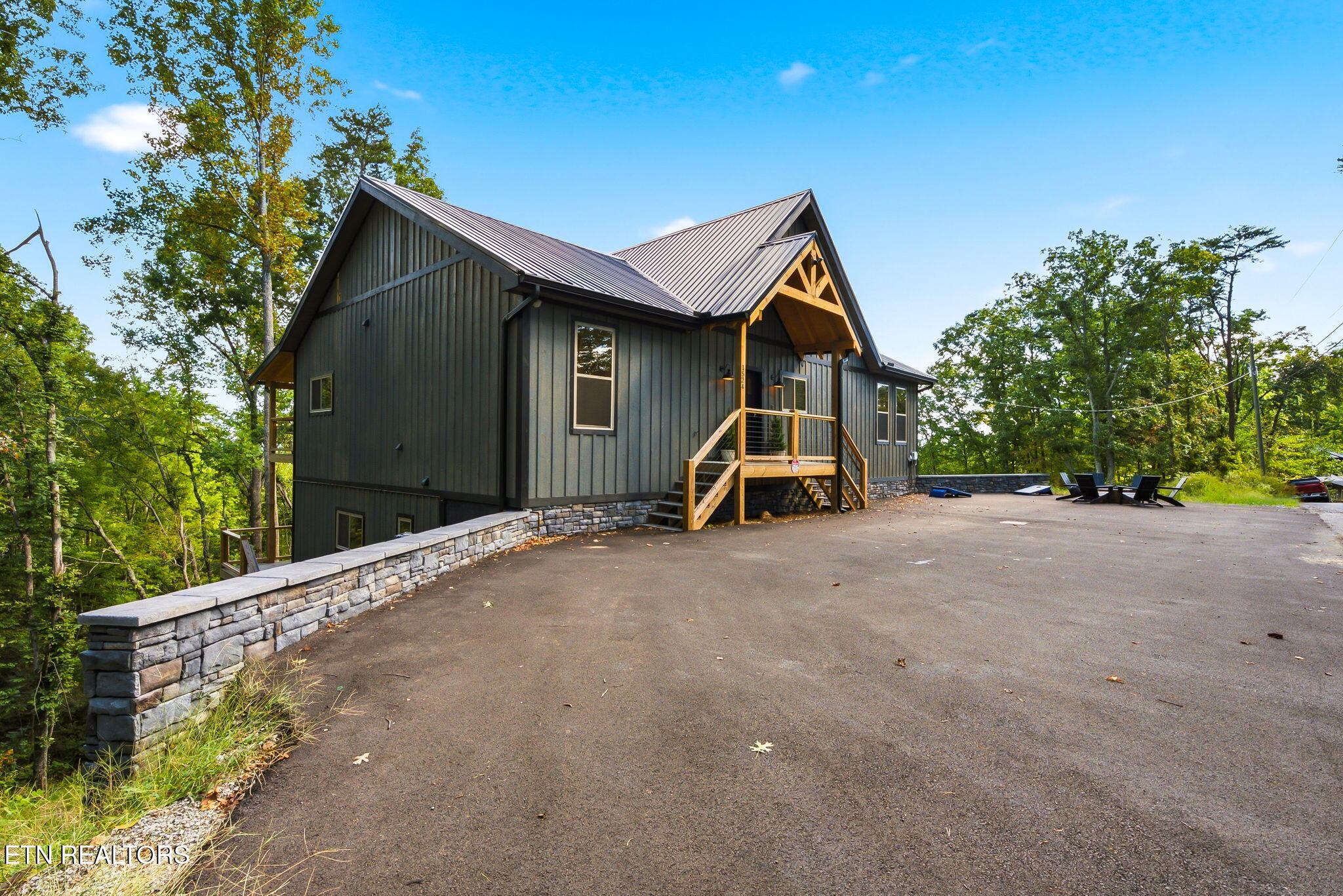 1524 Scenic Woods Way
