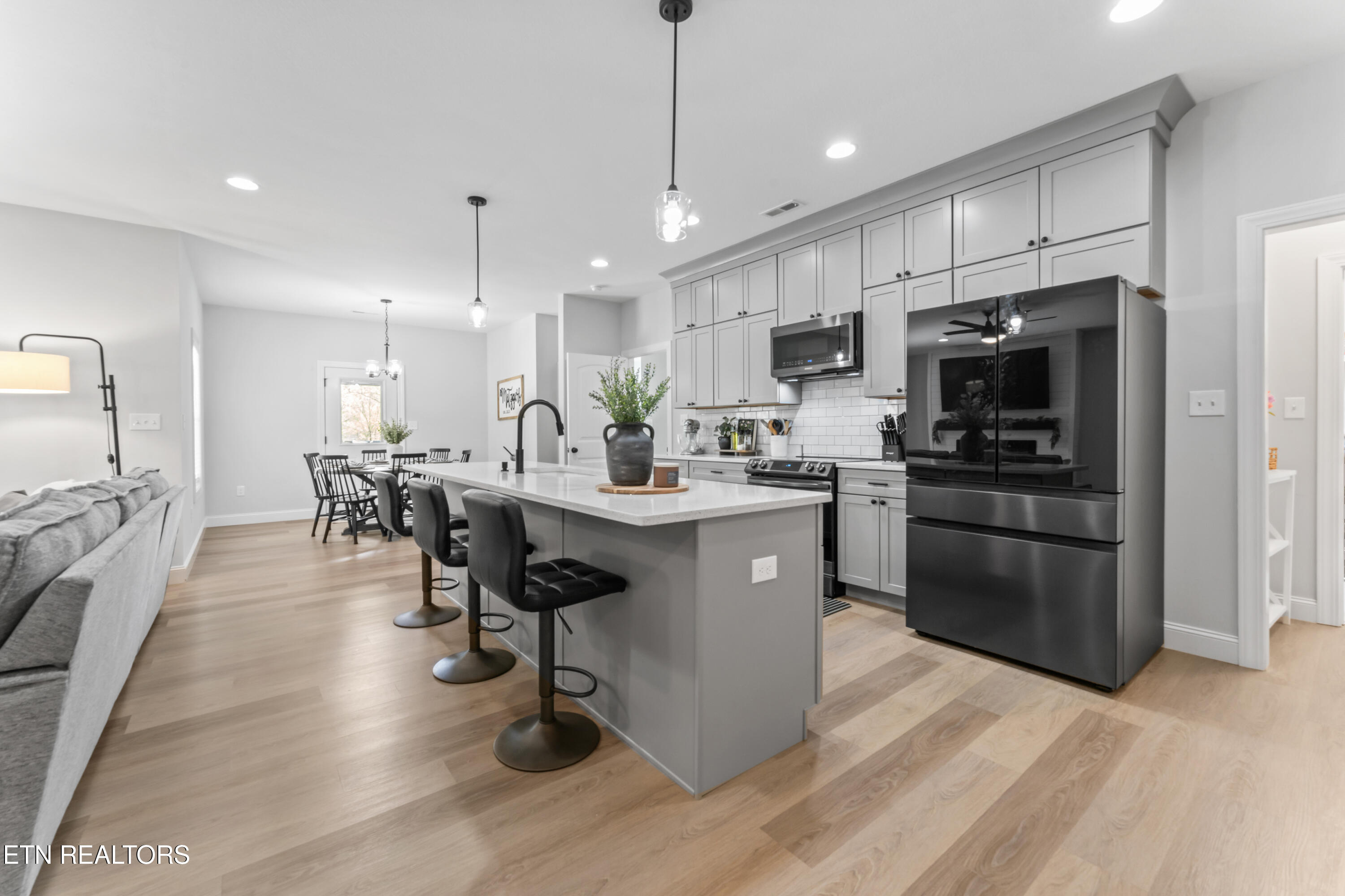174 Flagstone Way