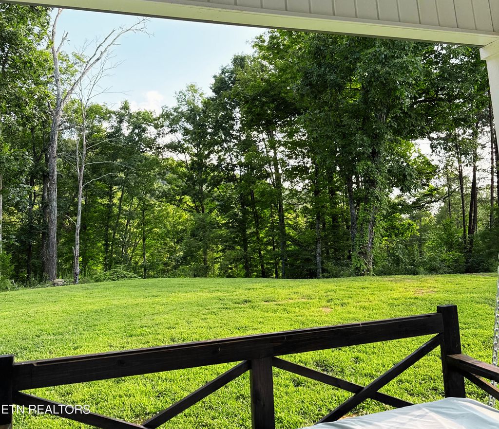 Photo of 174 Flagstone Way Way, Clinton, TN 37716 (MLS # 1297877)