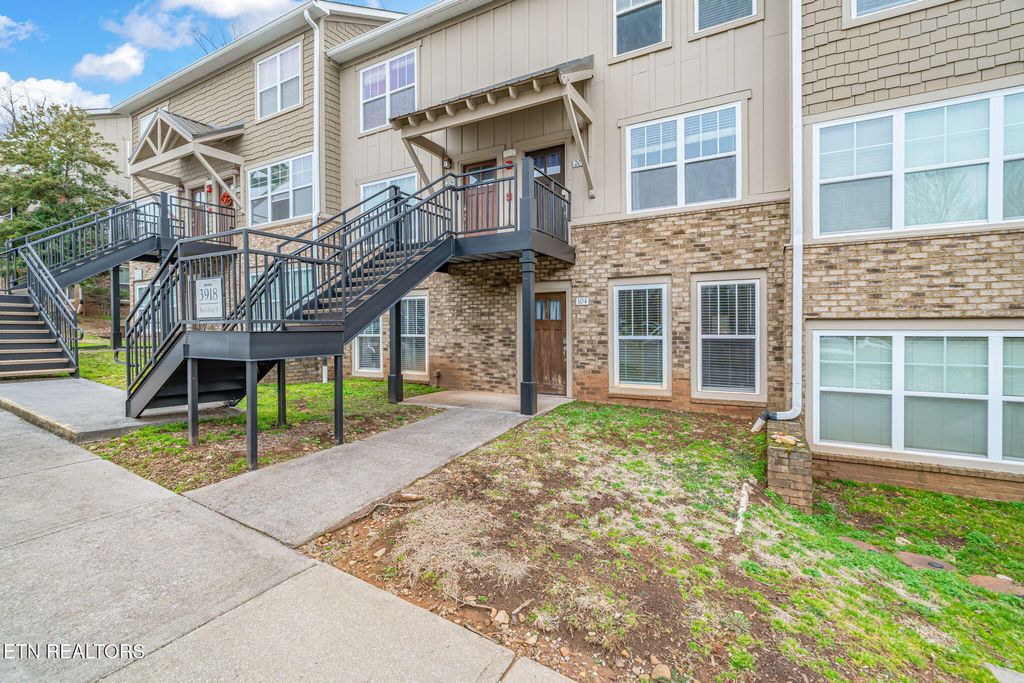 Photo of 3918 Cherokee Woods Way #104, Knoxville, TN 37920 (MLS # 1330034)