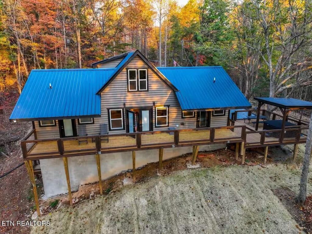 Photo of 433 Ball Mountain Lane, Gatlinburg, TN 37738 (MLS # 1324426)