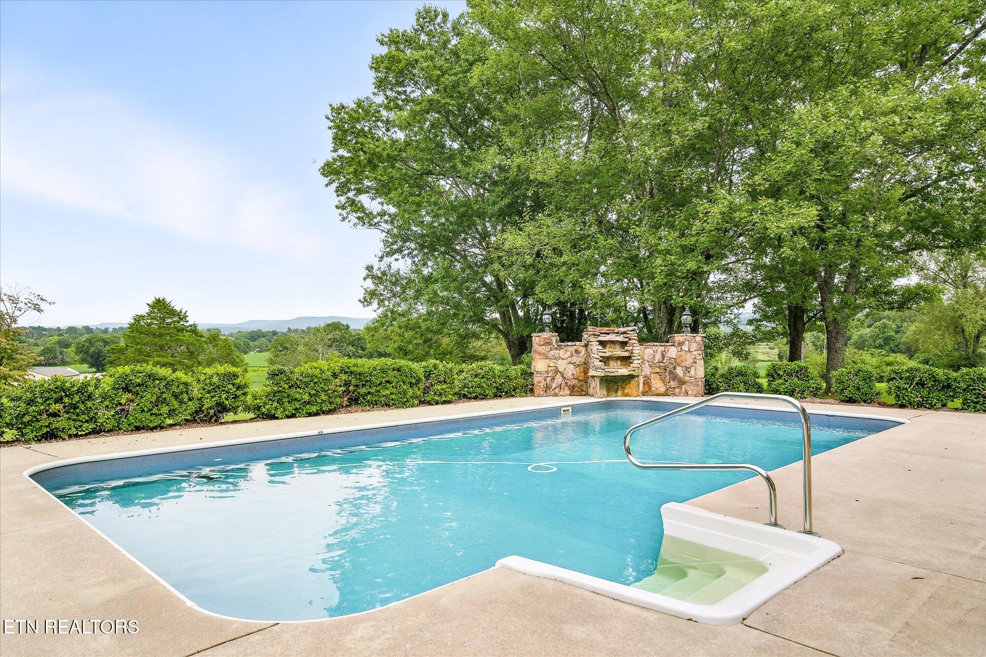 548 Turn Table Rd
