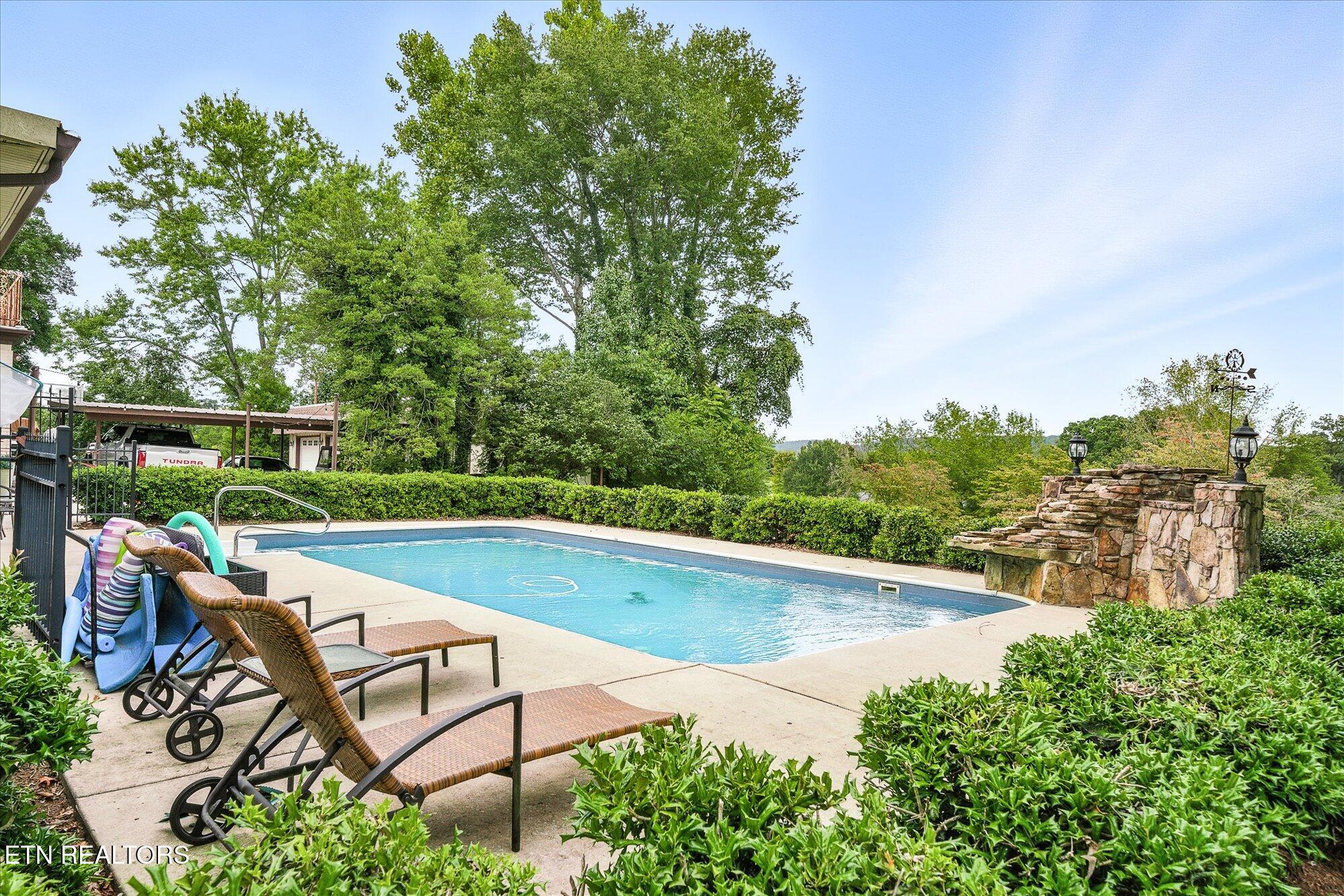548 Turn Table Rd
