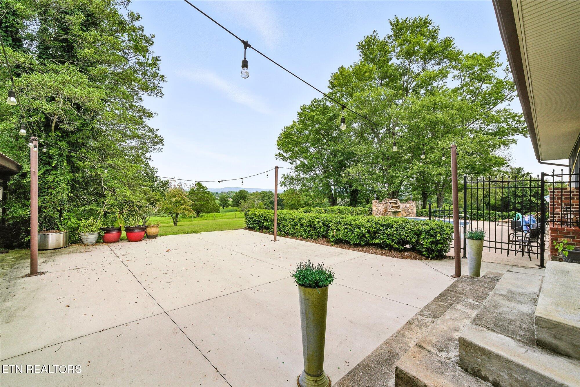 548 Turn Table Rd