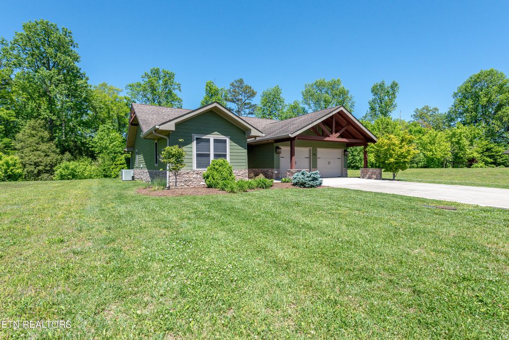 Photo of 318 Shooting Star Loop, Townsend, TN 37882 (MLS # 1261682)
