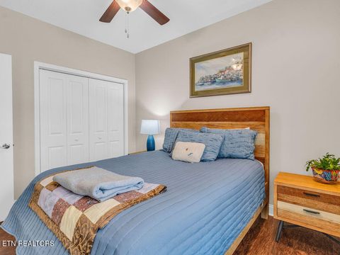 Tiny photo for 131 Hardinberry St, Oak Ridge, TN 37830 (MLS # 1325755)