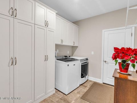 Tiny photo for 131 Hardinberry St, Oak Ridge, TN 37830 (MLS # 1325755)