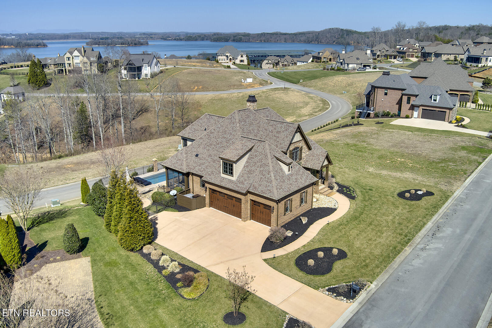 916 Castaway Lane
