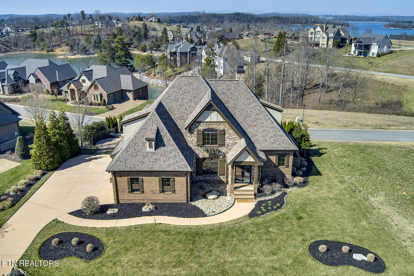 916 Castaway Lane