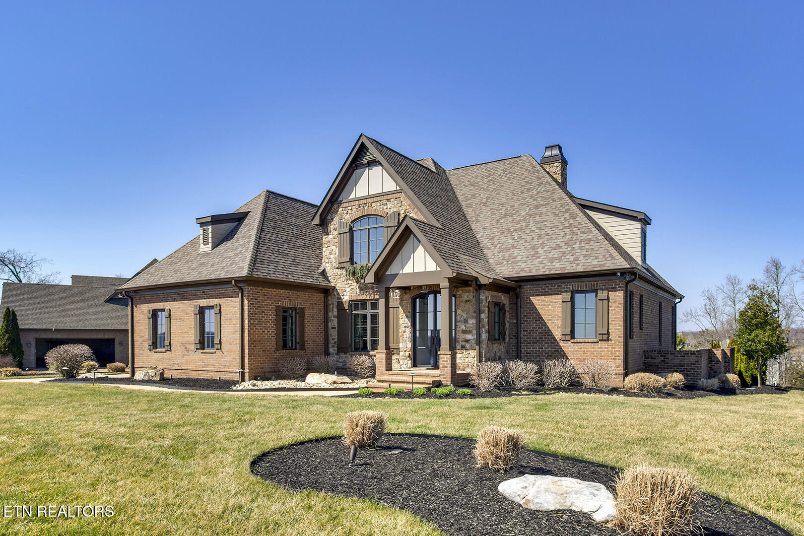 916 Castaway Lane