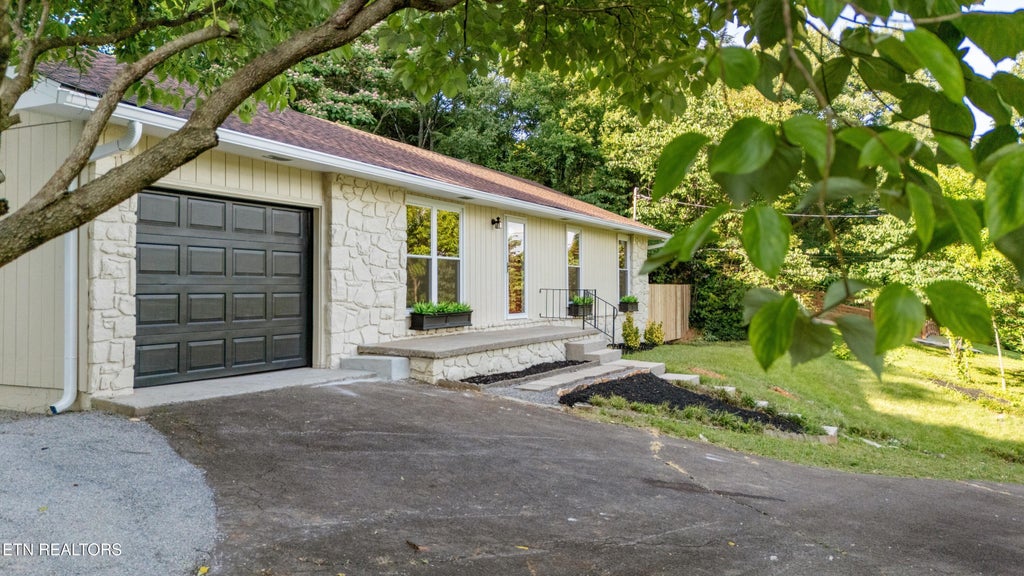 Photo of 4205 Sherry Drive, Knoxville, TN 37918 (MLS # 1344944)