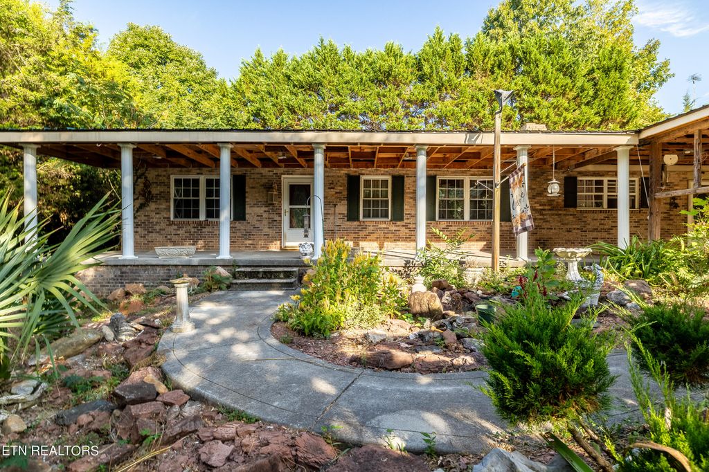 Photo of 2962 Glenn Rd, Louisville, TN 37777 (MLS # 1241062)