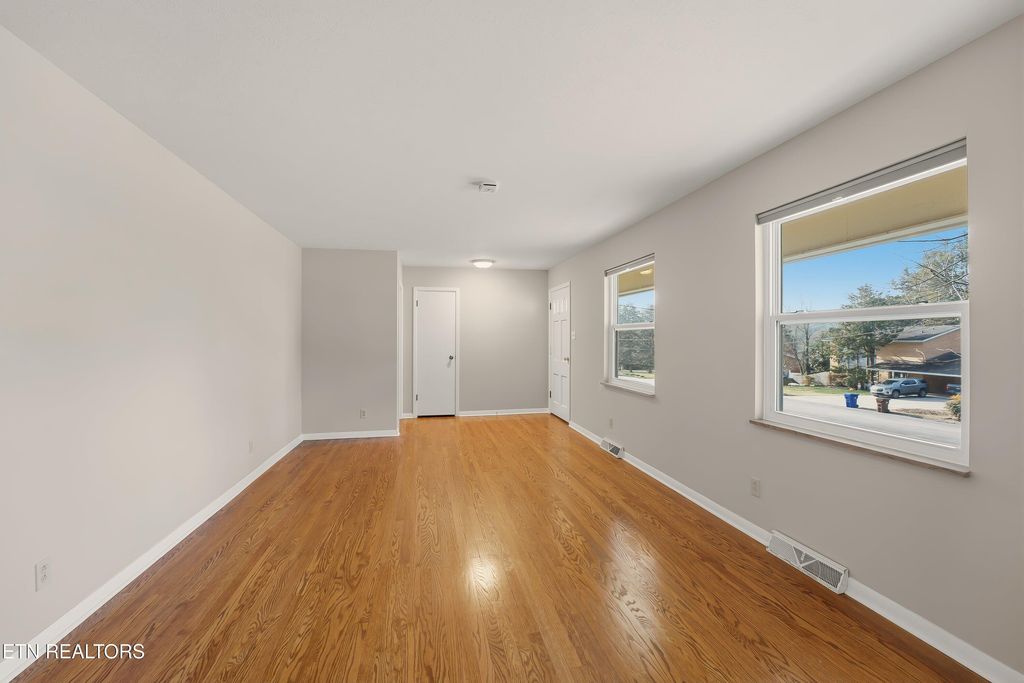 Photo of 104 Case Lane, Oak Ridge, TN 37830 (MLS # 1324300)