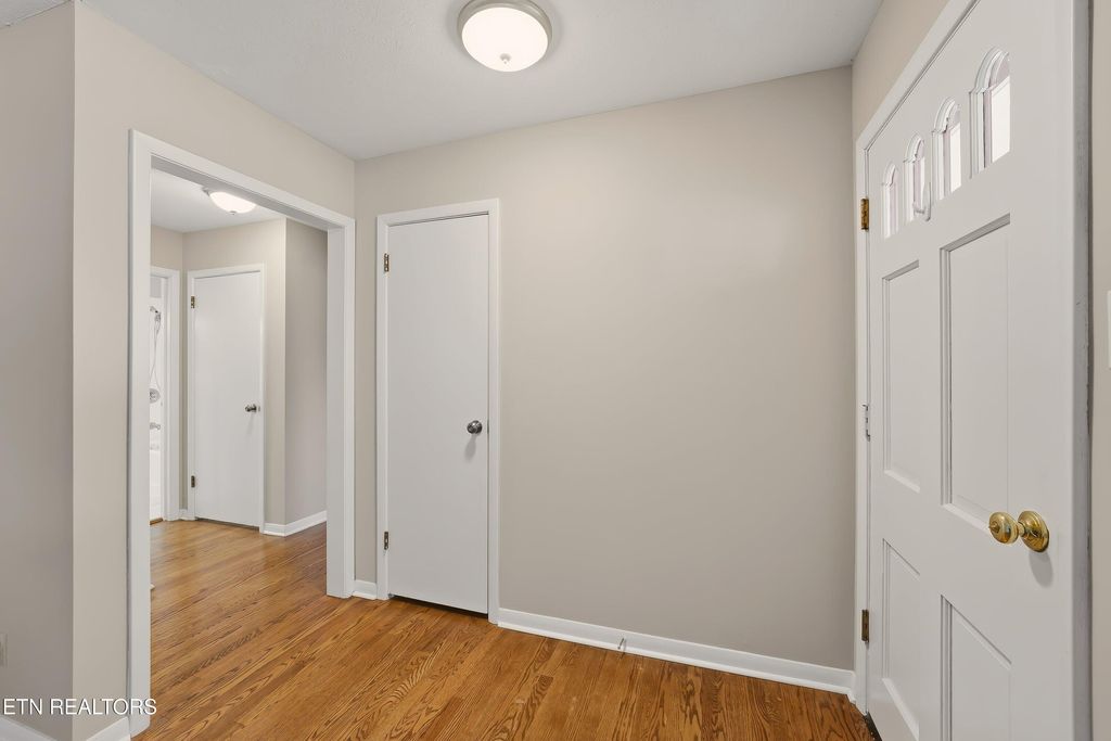 Photo of 104 Case Lane, Oak Ridge, TN 37830 (MLS # 1324300)