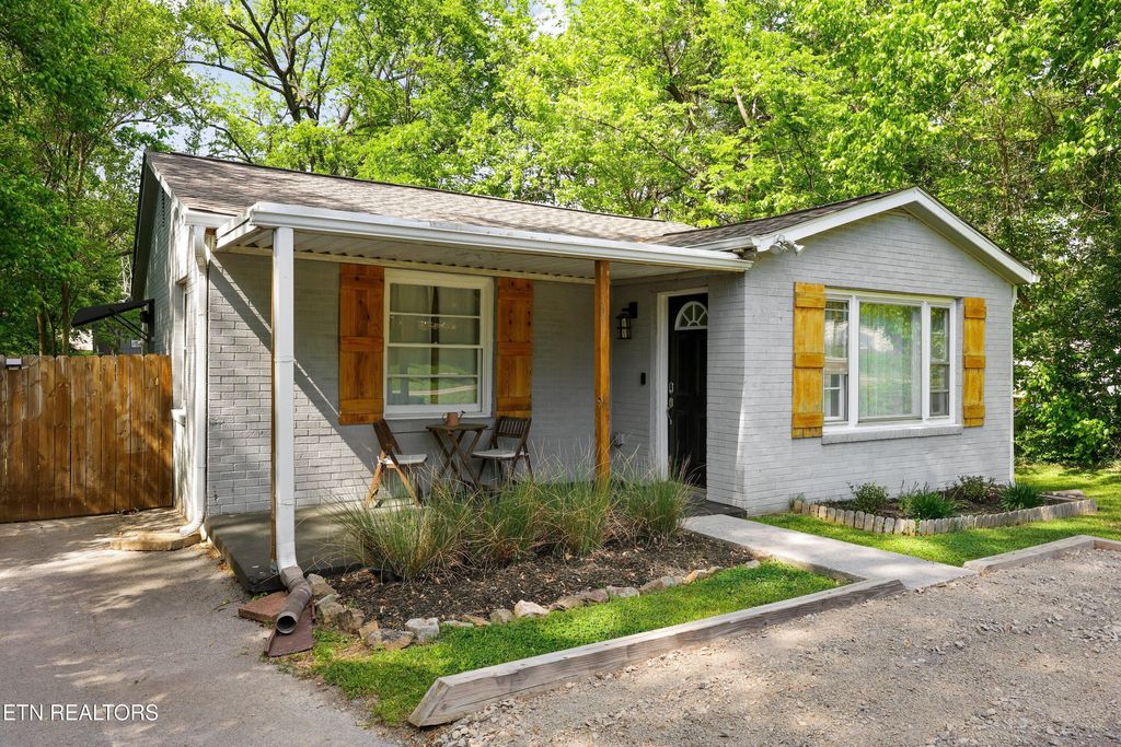 Photo of 4117 Lonas Drive, Knoxville, TN 37909 (MLS # 1338090)