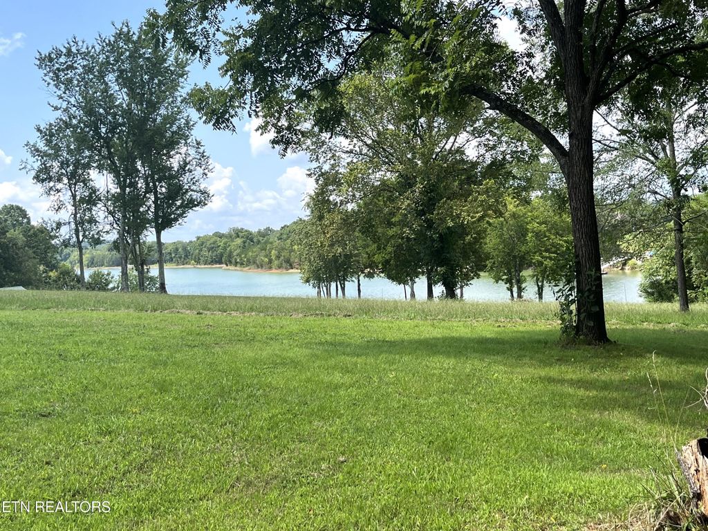 Photo of 30 Sullivan Point, Dandridge, TN 37725 (MLS # 1312357)