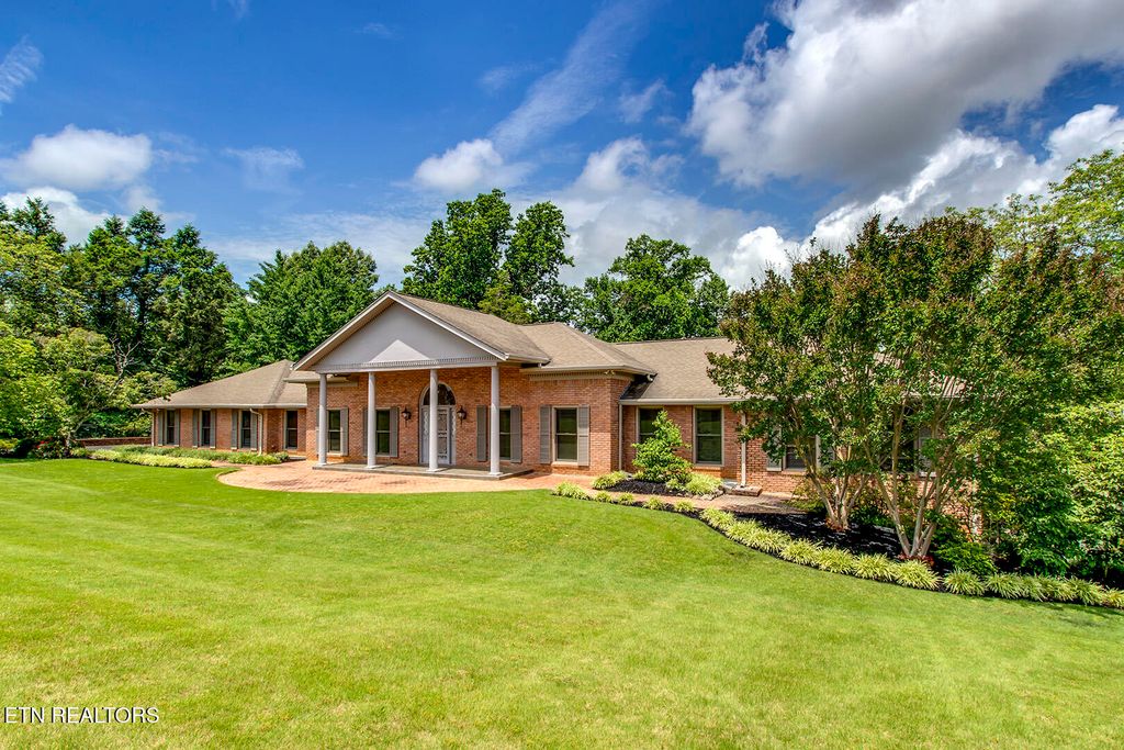 Photo of 9525 Tunbridge Lane, Knoxville, TN 37922 (MLS # 1342744)