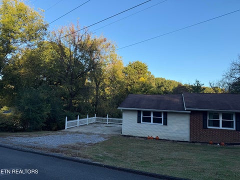 Tiny photo for 188 Church Drive, Lenoir City, TN 37771 (MLS # 1359840)