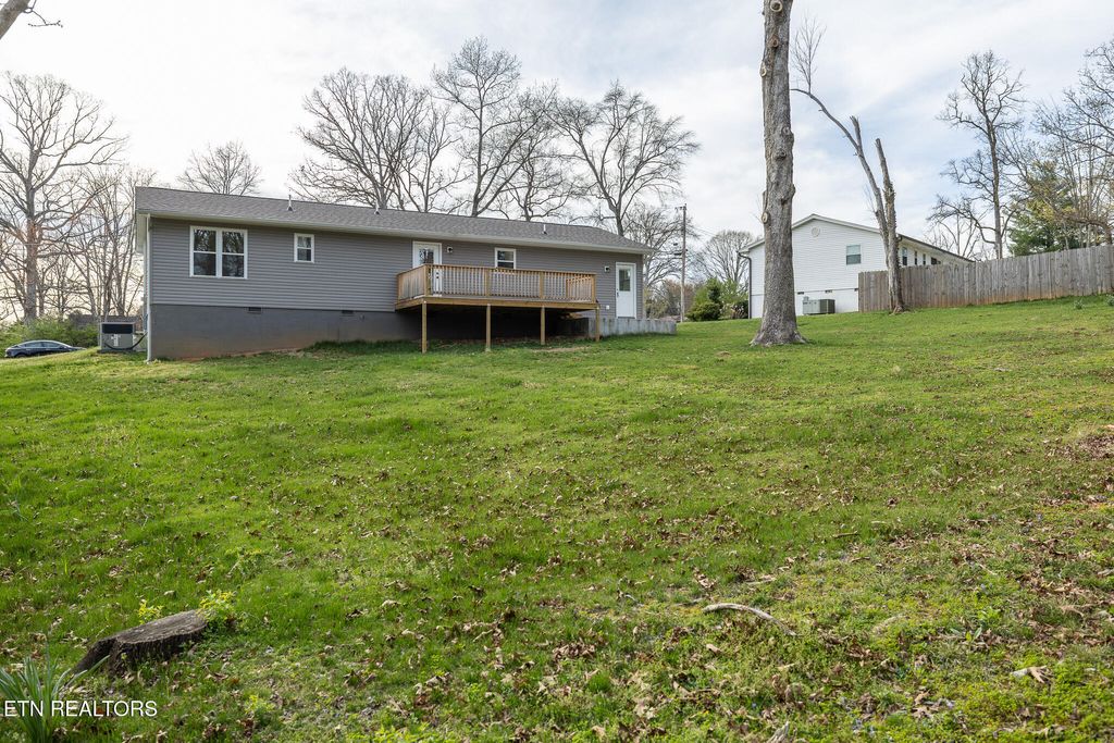 Photo of 2318 Black Bear Rd, Knoxville, TN 37923 (MLS # 1334574)