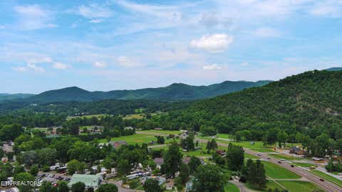 Tiny photo for 124 Davis Rd, Townsend, TN 37882 (MLS # 1347047)