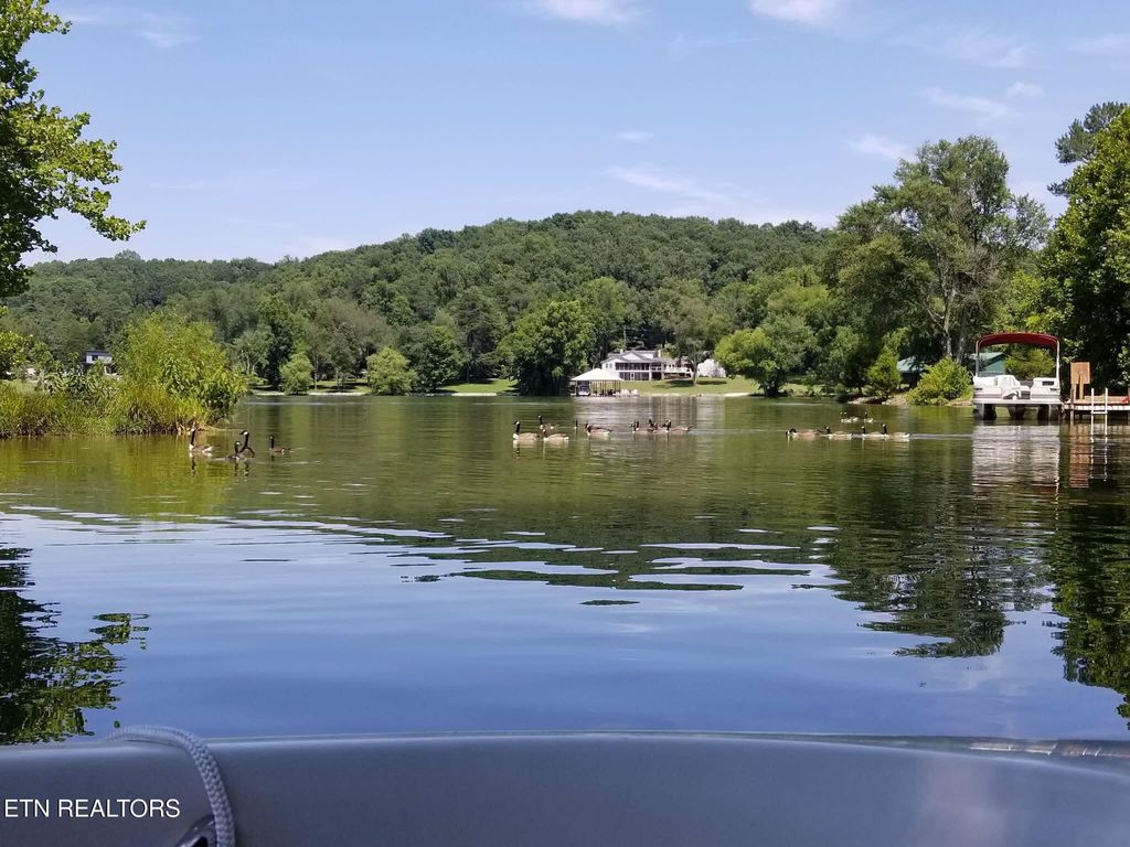 Photo of 115 Bowsprit Lane, Kingston, TN 37763 (MLS # 1335743)