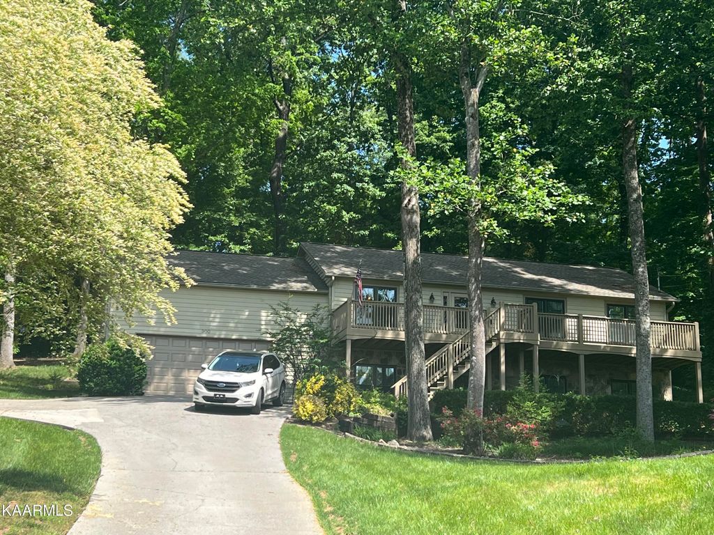 Photo of 300 Glenstone Court, Farragut, TN 37934 (MLS # 1226789)