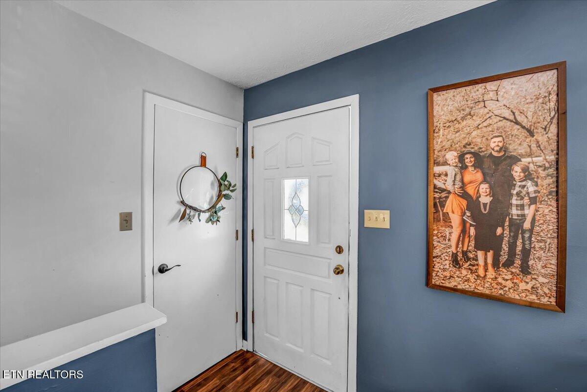 633 Sinking Springs Rd