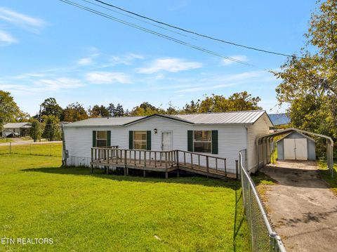 Photo of 115 Queener St, Jacksboro, TN 37757 (MLS # 1317239)