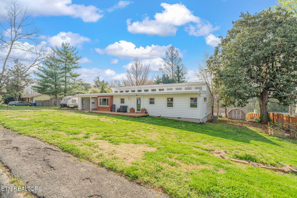 Photo of 369 East Drive, Oak Ridge, TN 37830 (MLS # 1335600)