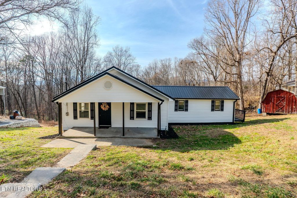 Photo of 2801 Oak Grove Rd, Rocky Top, TN 37769 (MLS # 1325622)