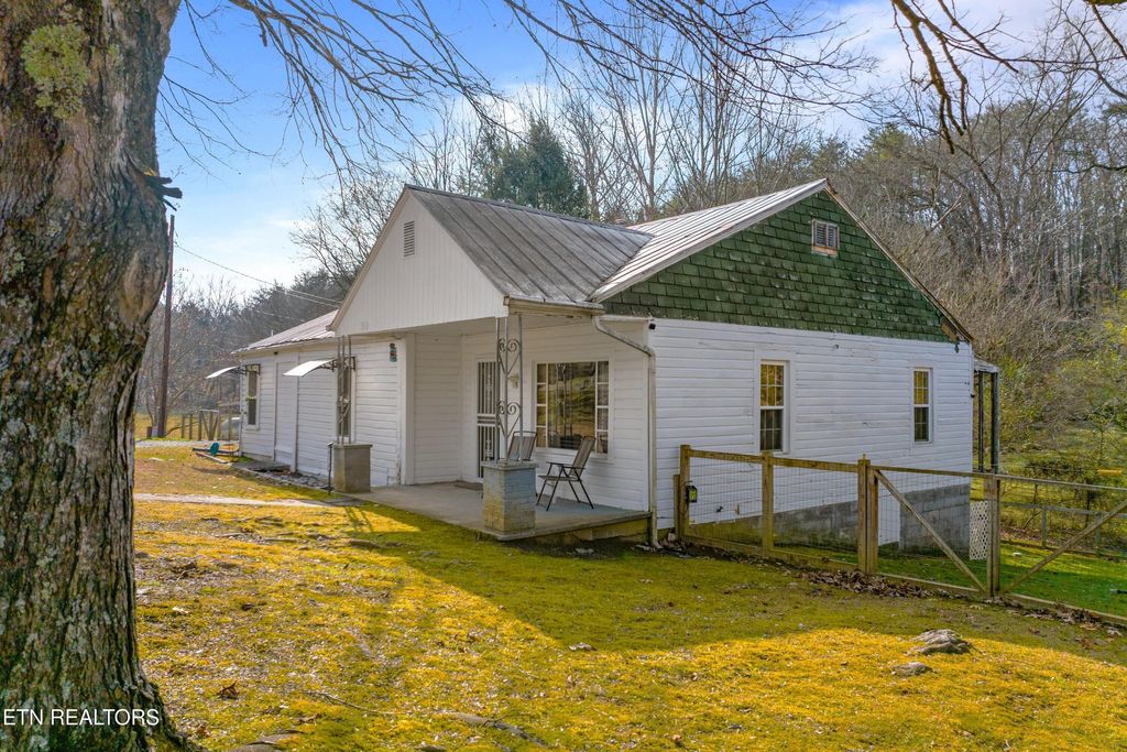 Photo of 919 N Highway 340, Parrottsville, TN 37843 (MLS # 1326244)