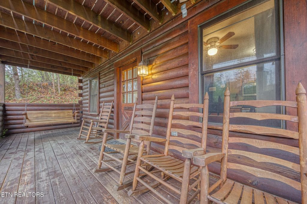 Photo of 735 Kings Hills Blvd, Pigeon Forge, TN 37863 (MLS # 1309213)