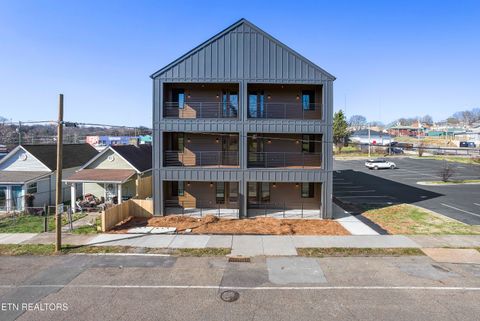 Photo of 131 W Anderson Ave #301, Knoxville, TN 37917 (MLS # 1327031)