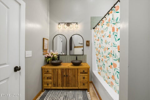 Tiny photo for 327 Bethel Rd, Clinton, TN 37716 (MLS # 1354982)