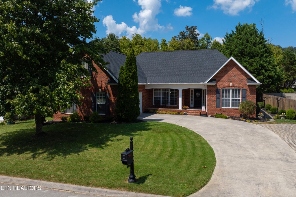Photo of 5705 Rhyne Cove Lane, Knoxville, TN 37931 (MLS # 1354095)