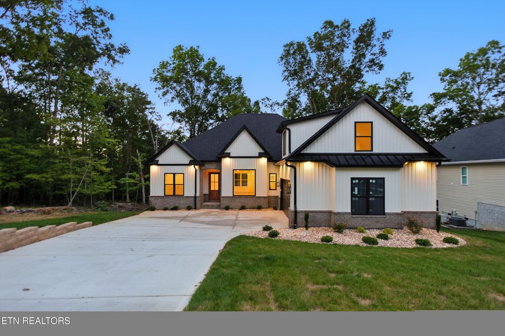 Photo of 238 Gadusi Way, Loudon, TN 37774 (MLS # 1325737)