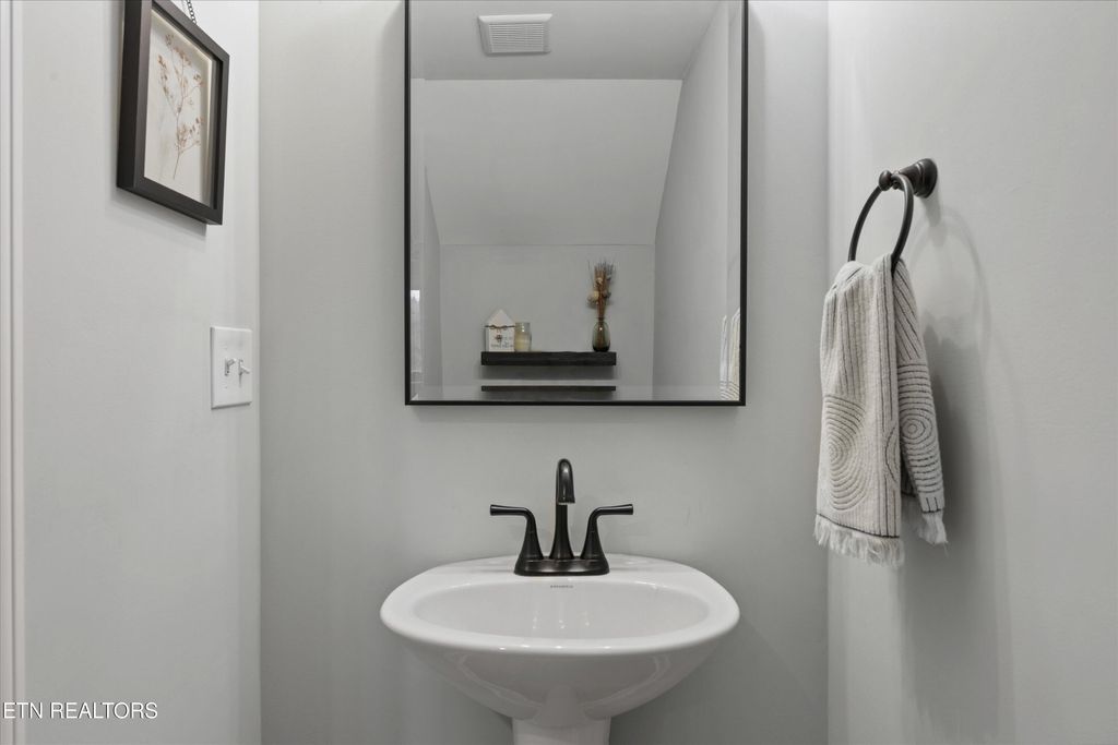 Photo of 255 Harper Village Way, Lenoir City, TN 37771 (MLS # 1333263)