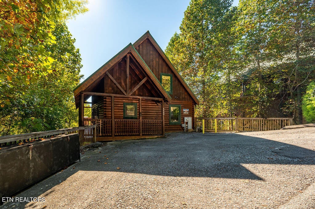 Photo of 4445 Forest Vista Way, Pigeon Forge, TN 37863 (MLS # 1358343)