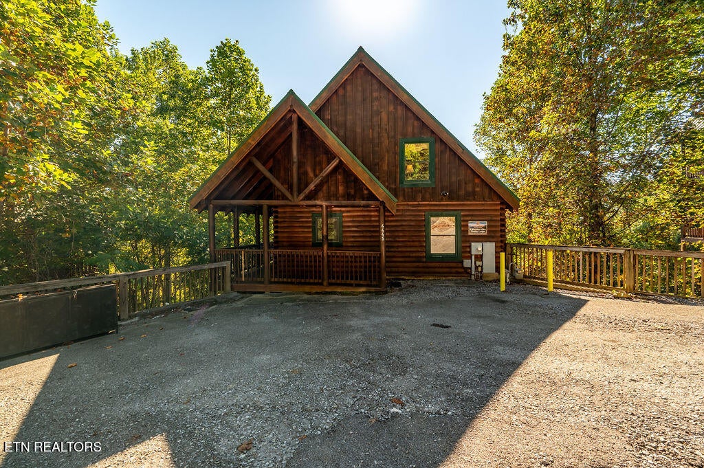 Photo of 4445 Forest Vista Way, Pigeon Forge, TN 37863 (MLS # 1358343)