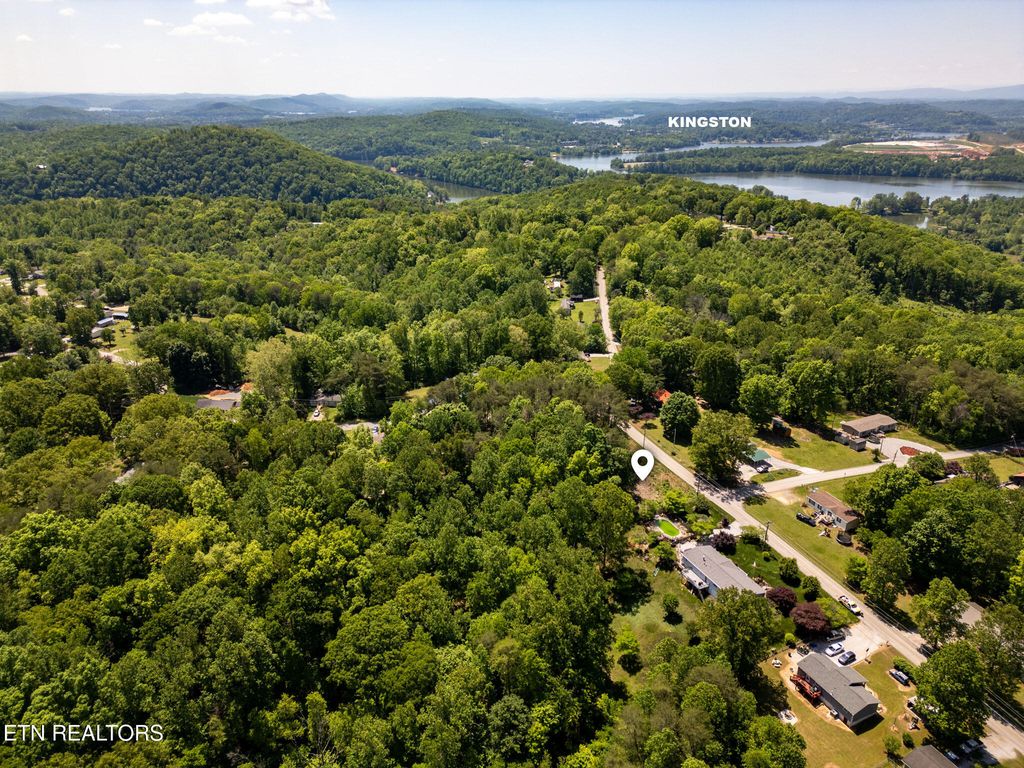 Photo of 478 Skyline Drive, Harriman, TN 37748 (MLS # 1299395)