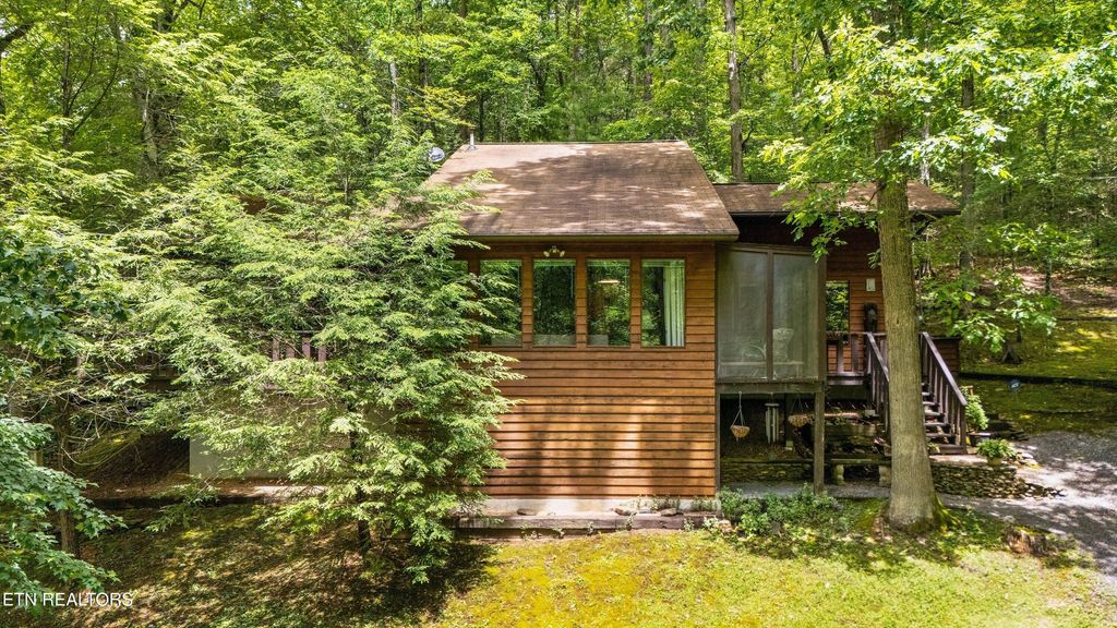 Photo of 2537 Waldens Creek Rd, Sevierville, TN 37862 (MLS # 1302506)