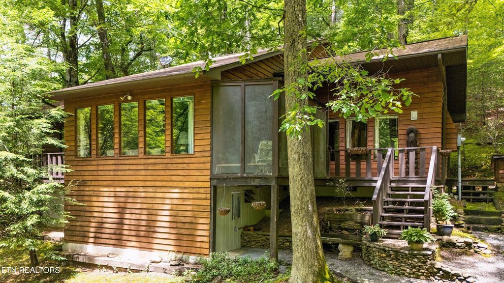 Photo of 2537 Waldens Creek Rd, Sevierville, TN 37862 (MLS # 1302506)