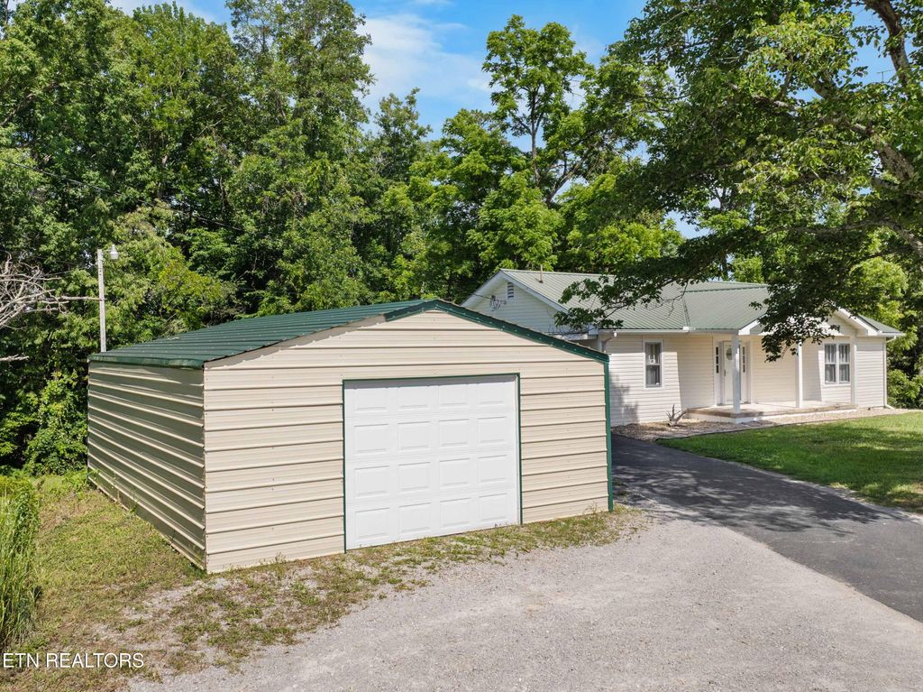 Photo of 2473 Long Hollow Rd, LaFollette, TN 37766 (MLS # 1345414)