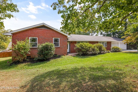 Photo of 4418 NE Garden DR, Knoxville, TN 37918 (MLS # 1354780)