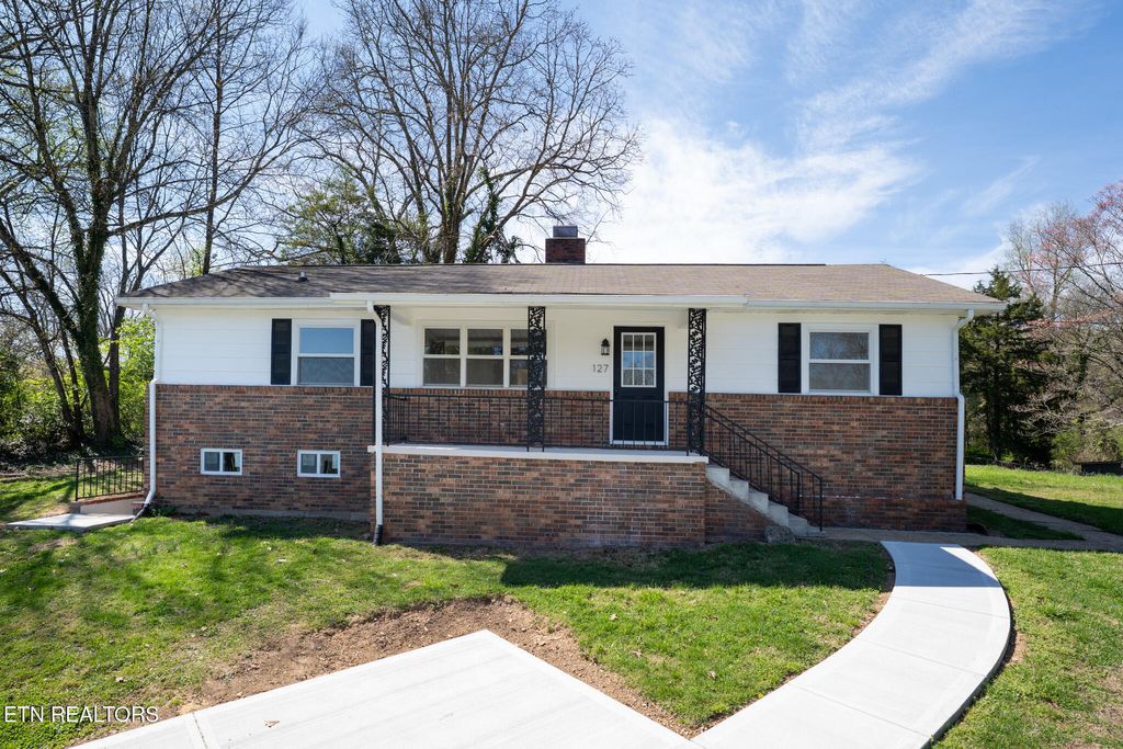 Photo of 127 Tabor Rd, Oak Ridge, TN 37830 (MLS # 1334673)