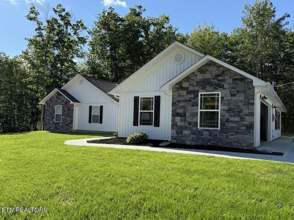 Photo of 220 Kayla Lane, Oneida, TN 37841 (MLS # 1340878)