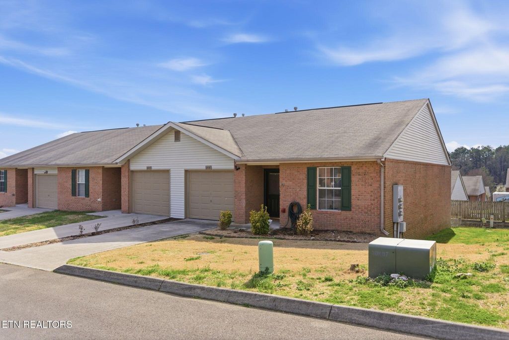 Photo of 355 Hawthorne Oaks Way, Powell, TN 37849 (MLS # 1331977)