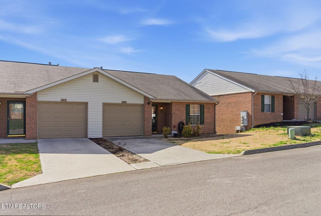 Photo of 355 Hawthorne Oaks Way, Powell, TN 37849 (MLS # 1331977)