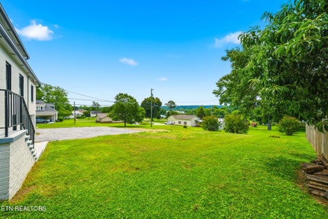 Tiny photo for 311 W Central Ave, Sweetwater, TN 37874 (MLS # 1347564)