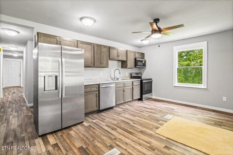 Tiny photo for 151 Sunflower Lane, LaFollette, TN 37766 (MLS # 1347478)